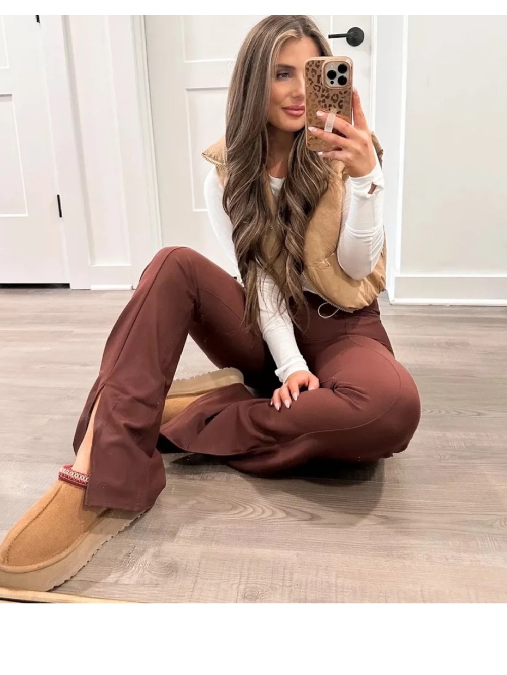 Abercrombie YPB sculptLUX Split Flare Legging in Cocoa. Medium